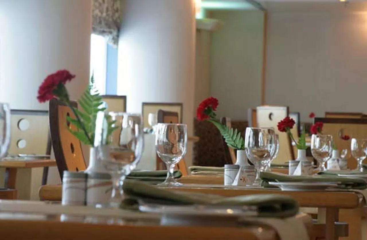 METROPOLITAN_EDIT (3).jpg